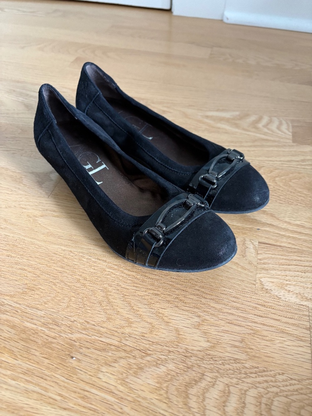 AGL Women's Ballet Flats  - Black Leather, size 37.5
